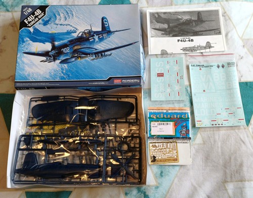 Academy f4u 4b - academy, f4u-4b